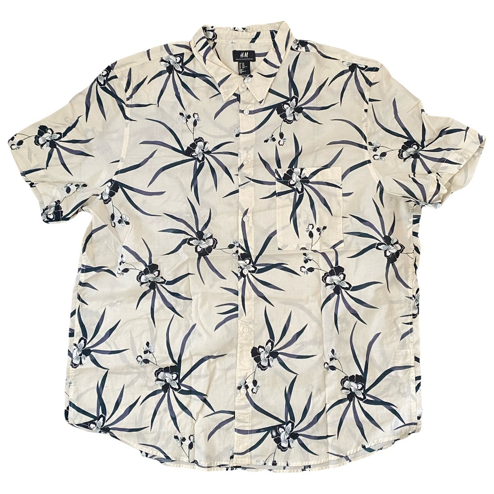 H&M Men’s Floral Short Sleeve Resort Shirt Cream Navy Blue Button Down Size XXL